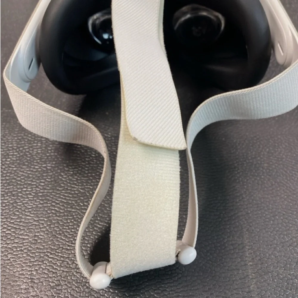 Oculus quest 2-used